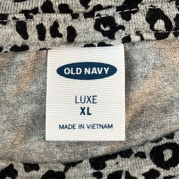 Old Navy Luxe Tees Size XL Bundle Leopard Print NWOT - Picture 13 of 14